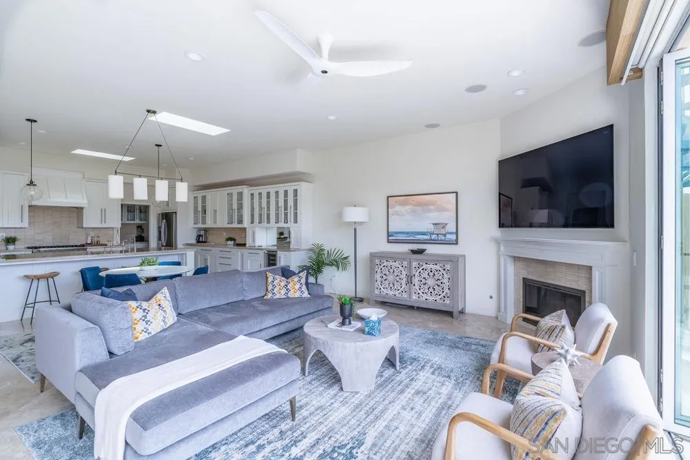 2508 Manchester Ave Cardiff by the Sea, CA 92007