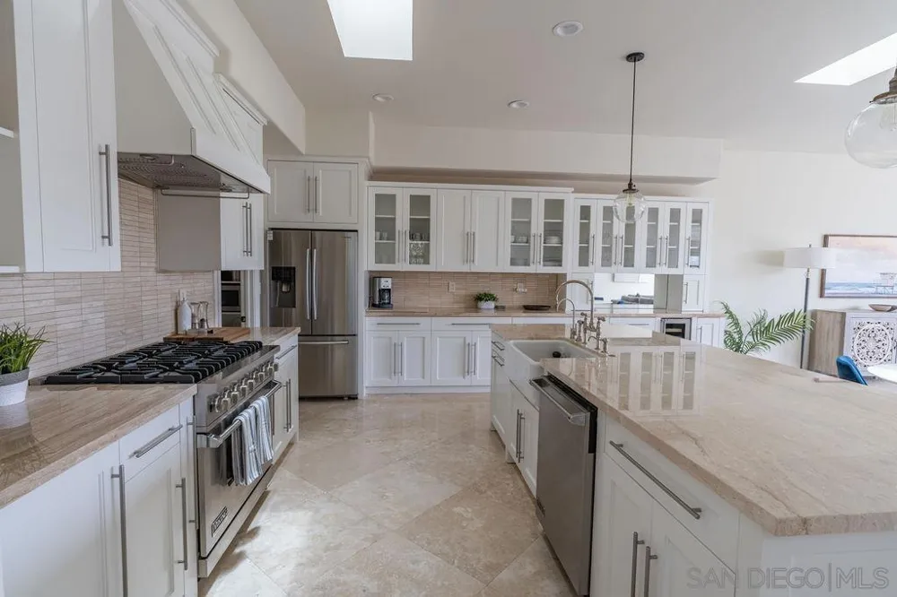 2508 Manchester Ave Cardiff by the Sea, CA 92007