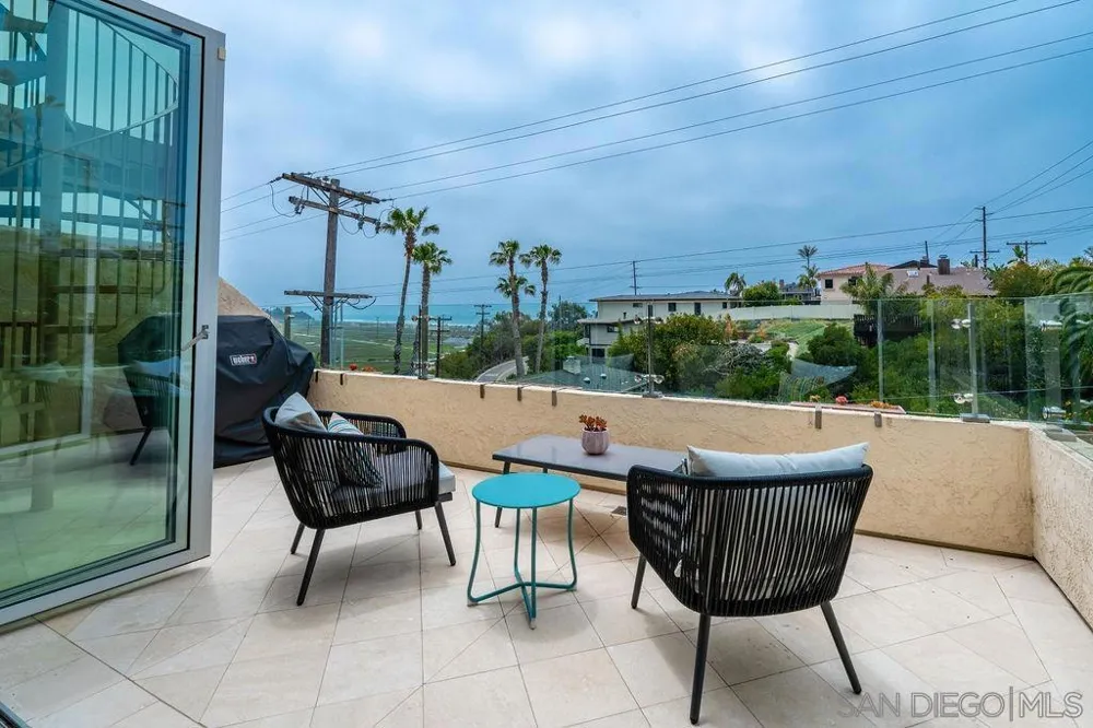 2508 Manchester Ave Cardiff by the Sea, CA 92007