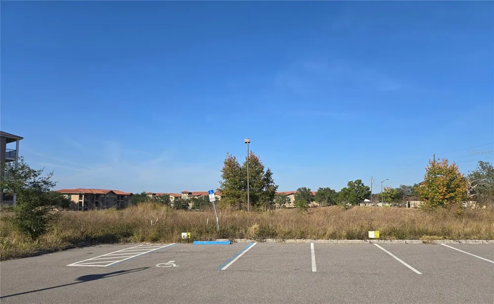 821 RETREAT BOULEVARD #102 Davenport, FL 33897