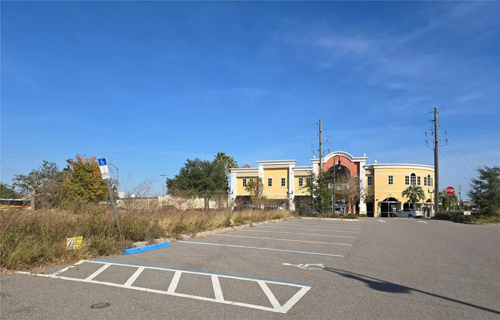 821 RETREAT BOULEVARD #102 Davenport, FL 33897