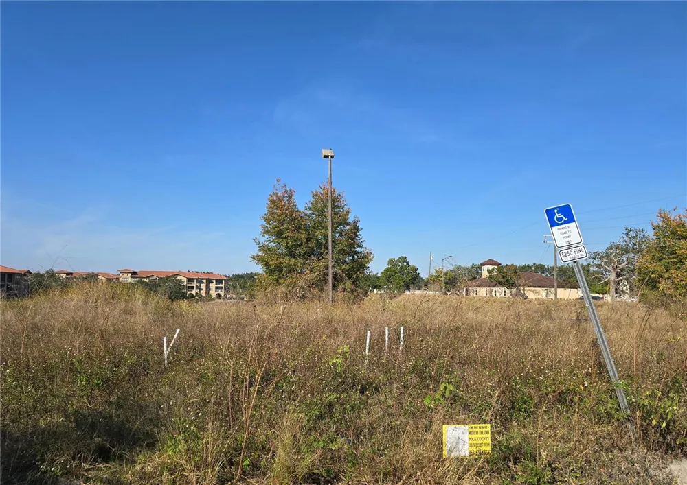 821 RETREAT BOULEVARD #102 Davenport, FL 33897