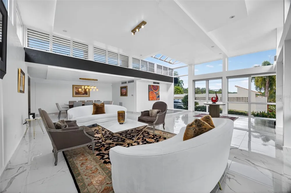 A9 SERRANIA Guaynabo, PR 00966