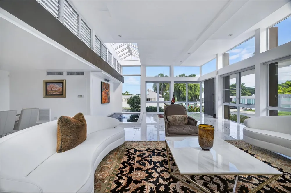 A9 SERRANIA Guaynabo, PR 00966