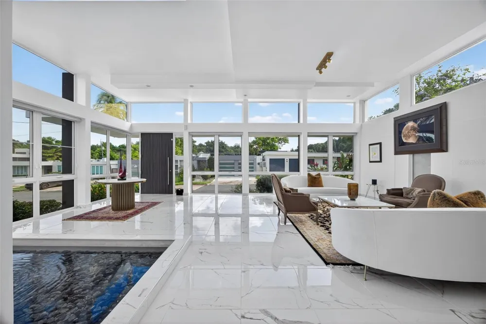 A9 SERRANIA Guaynabo, PR 00966