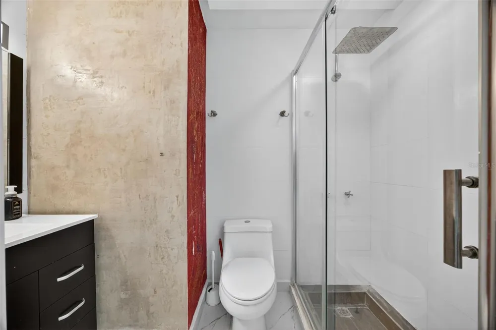 A9 SERRANIA Guaynabo, PR 00966