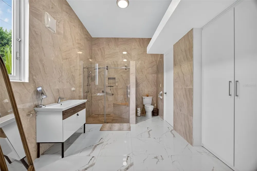 A9 SERRANIA Guaynabo, PR 00966