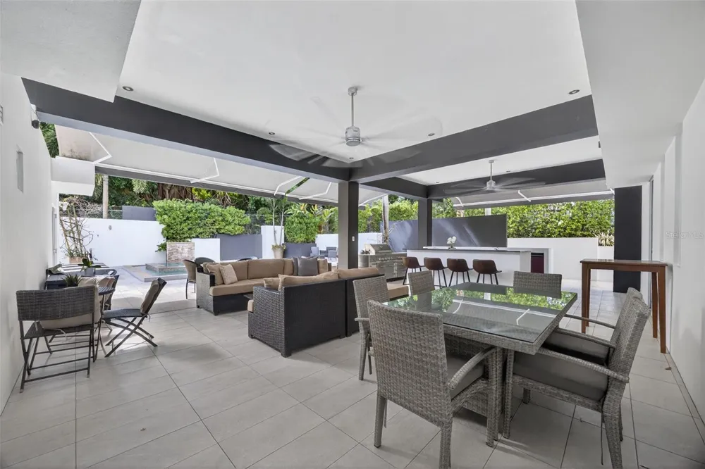 A9 SERRANIA Guaynabo, PR 00966