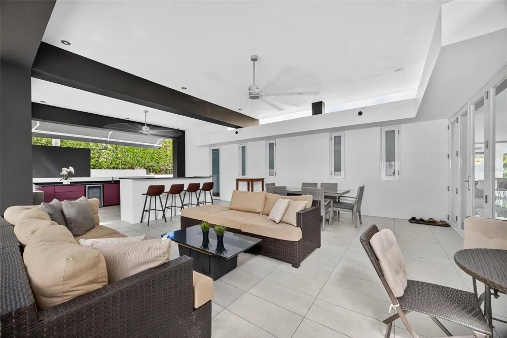 A9 SERRANIA Guaynabo, PR 00966