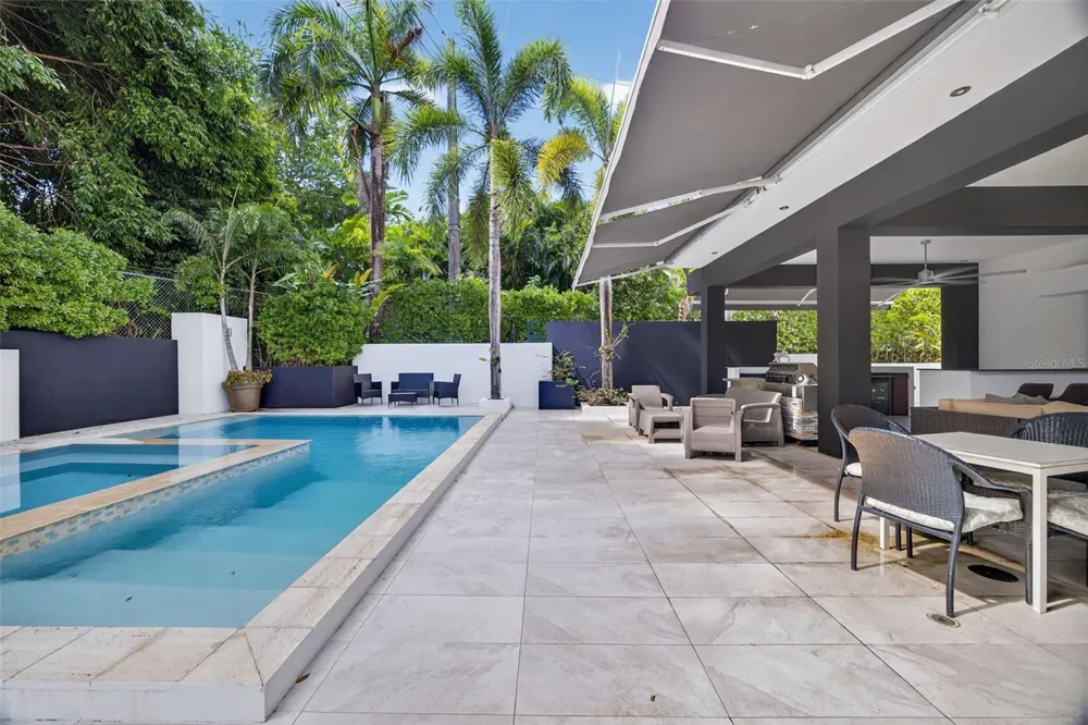 A9 SERRANIA Guaynabo, PR 00966