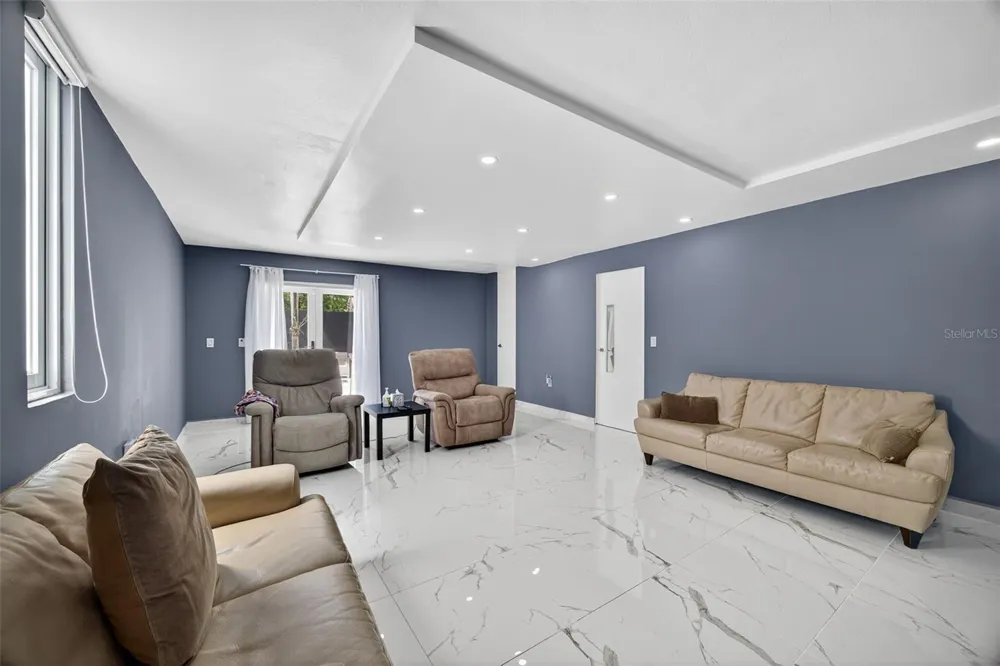 A9 SERRANIA Guaynabo, PR 00966