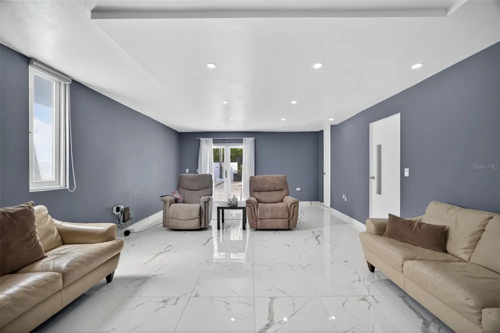 A9 SERRANIA Guaynabo, PR 00966