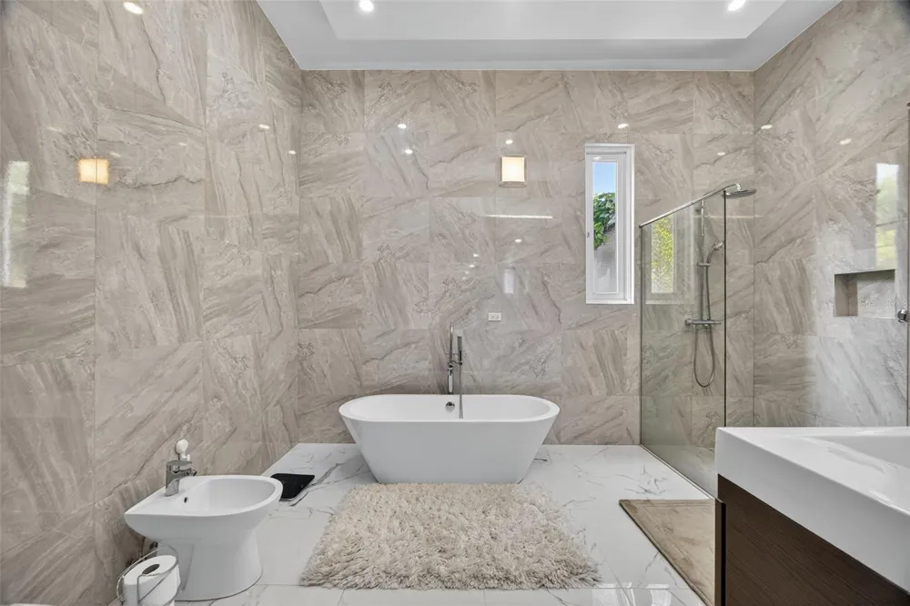 A9 SERRANIA Guaynabo, PR 00966