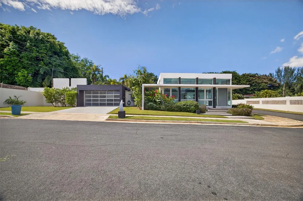 A9 SERRANIA Guaynabo, PR 00966