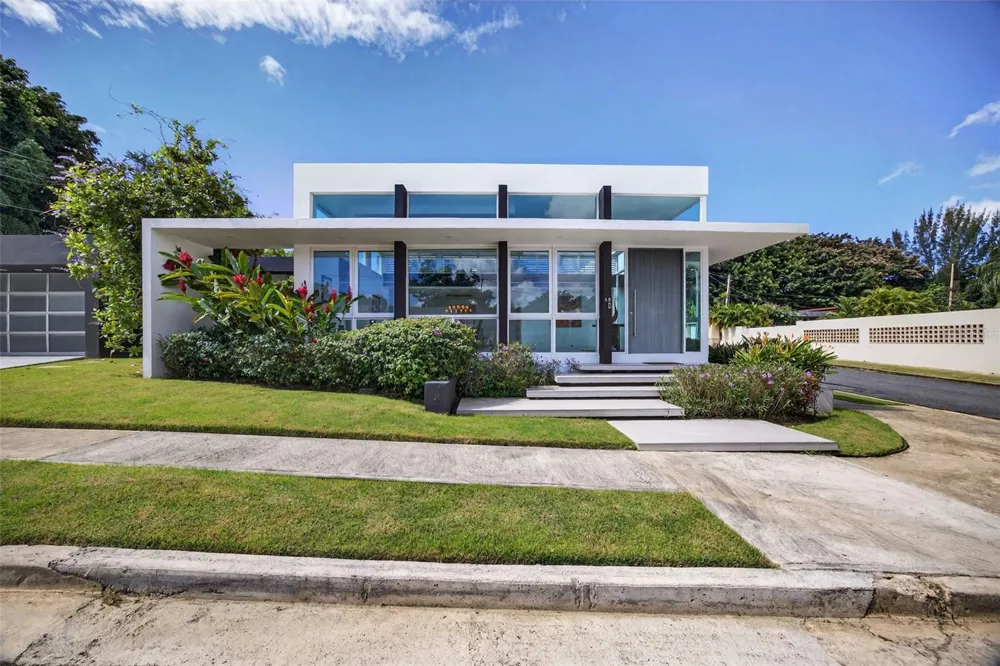 A9 SERRANIA Guaynabo, PR 00966