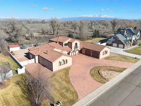 2909 Sarah Lane