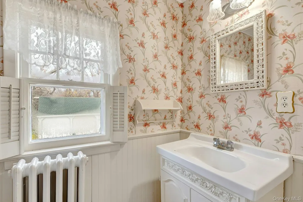 1760 Albertson Lane Greenport, NY 11944