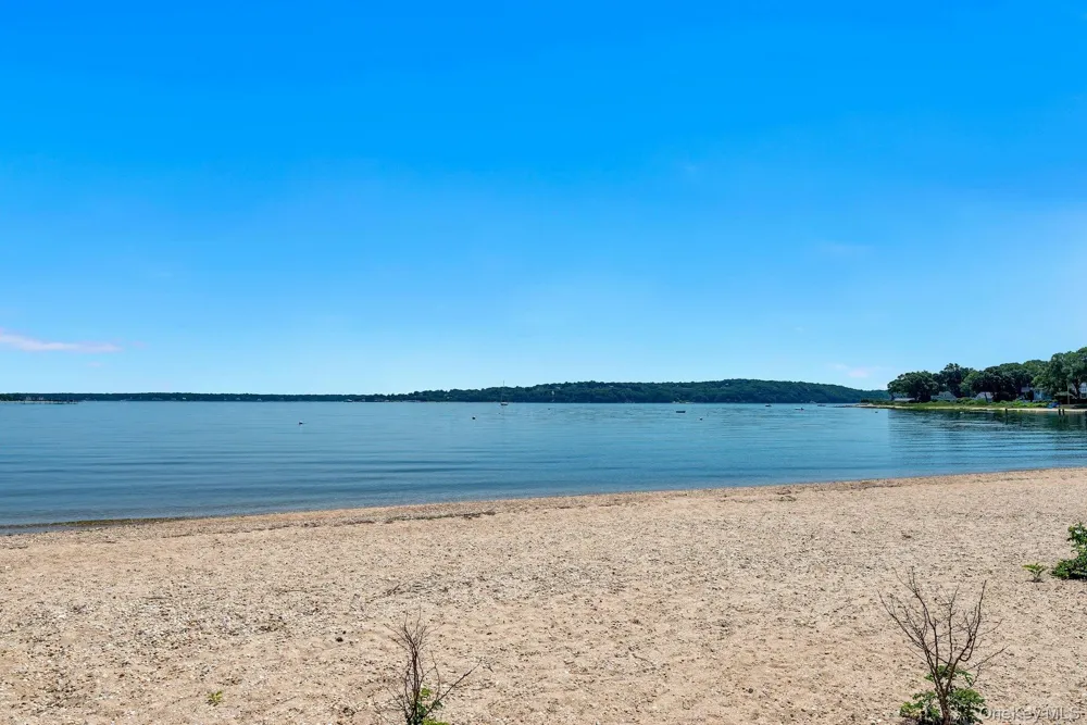 1760 Albertson Lane Greenport, NY 11944