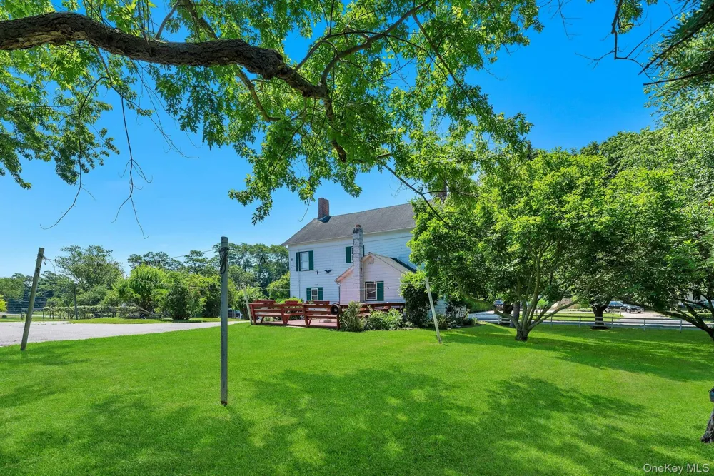 1760 Albertson Lane Greenport, NY 11944