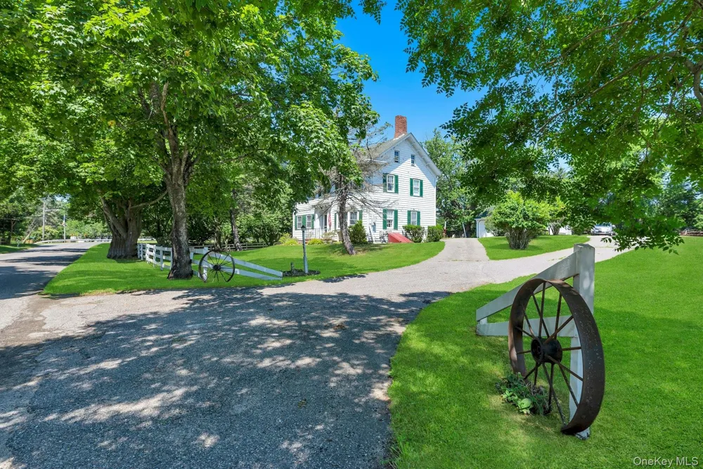 1760 Albertson Lane Greenport, NY 11944
