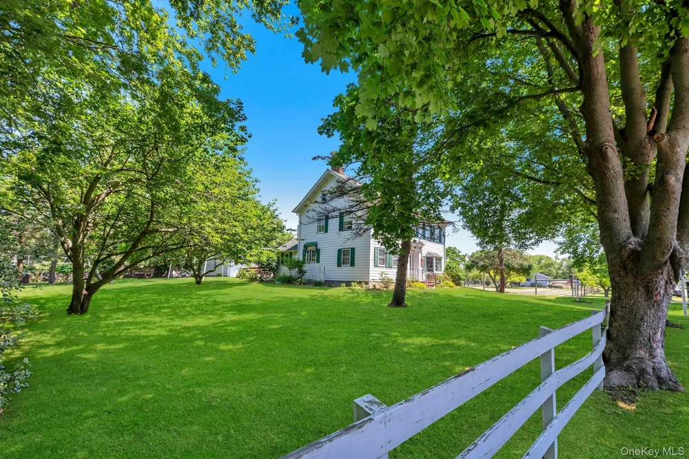 1760 Albertson Lane Greenport, NY 11944