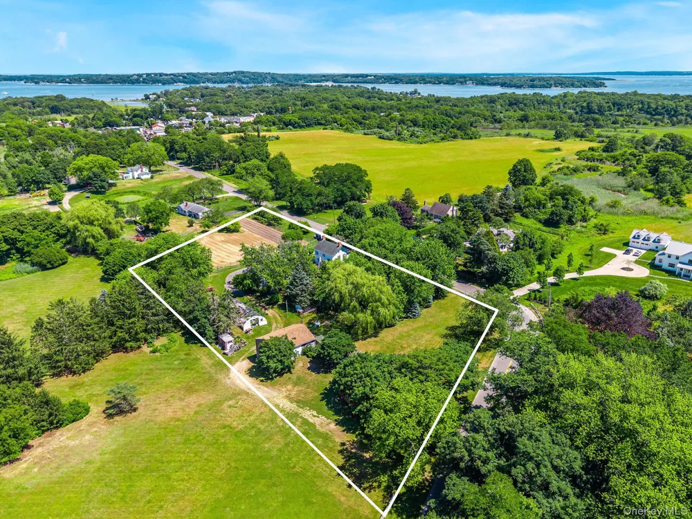 1760 Albertson Lane Greenport, NY 11944