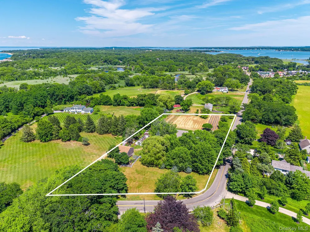1760 Albertson Lane Greenport, NY 11944