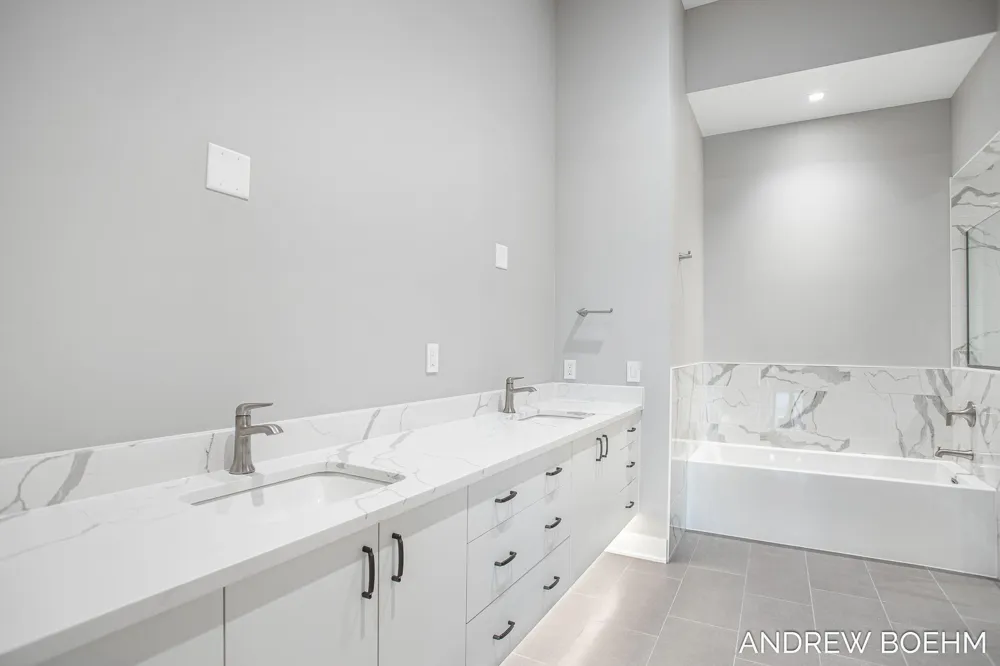 159 S River Avenue #404 Holland City, MI 49423