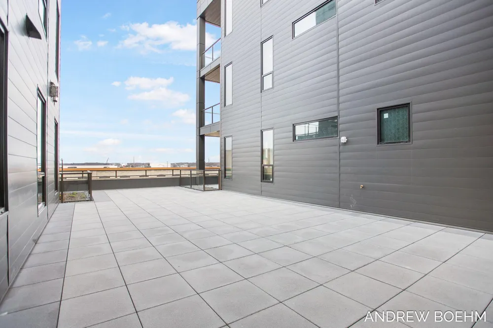 159 S River Avenue #404 Holland City, MI 49423