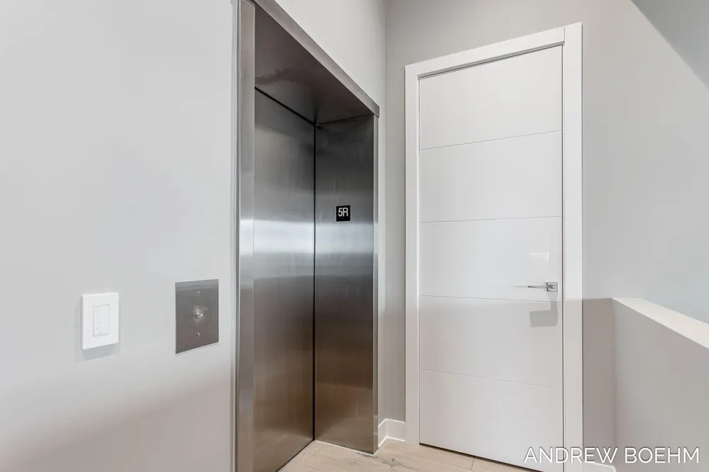 159 S River Avenue #404 Holland City, MI 49423