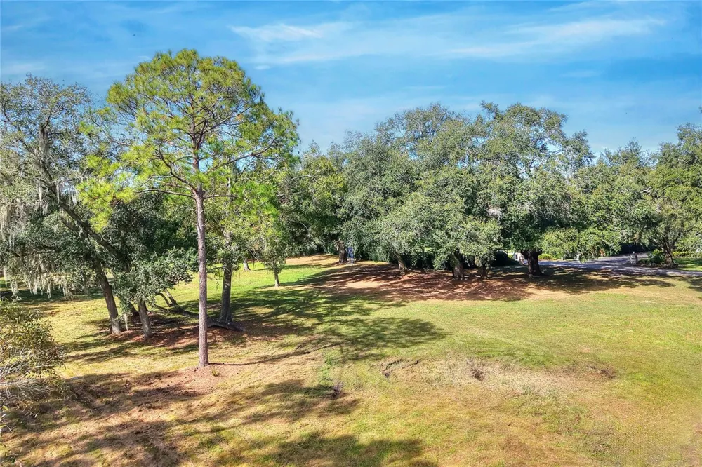 ISLAND WAY Winter Haven, FL 33884