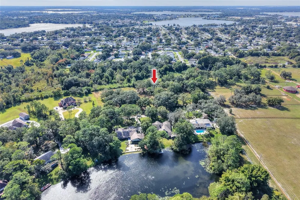 ISLAND WAY Winter Haven, FL 33884