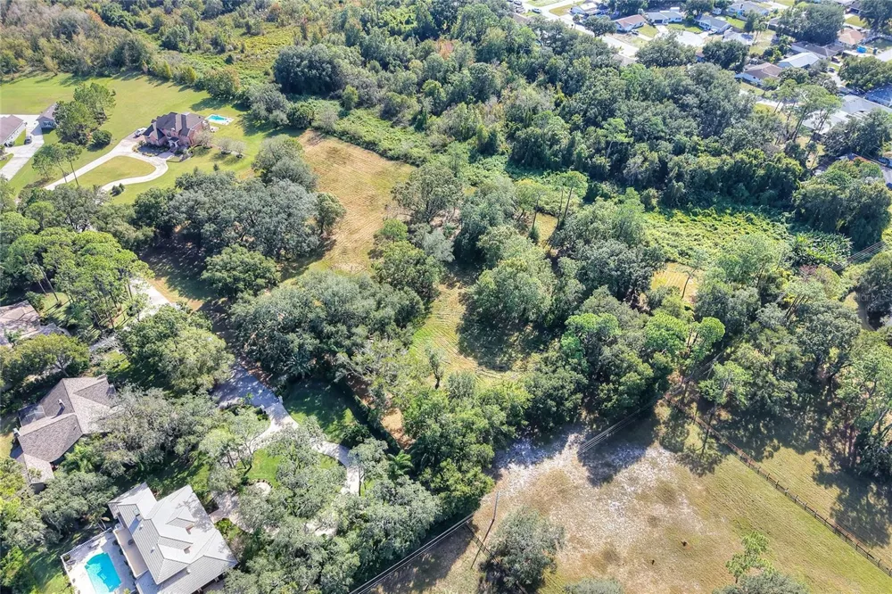 ISLAND WAY Winter Haven, FL 33884