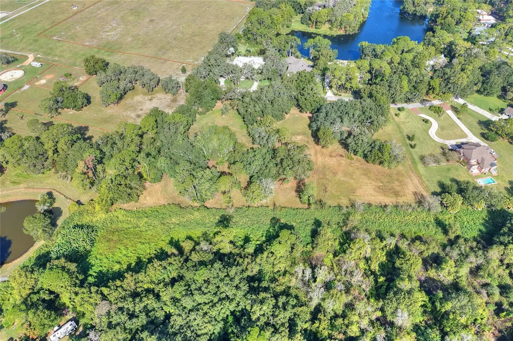 ISLAND WAY Winter Haven, FL 33884