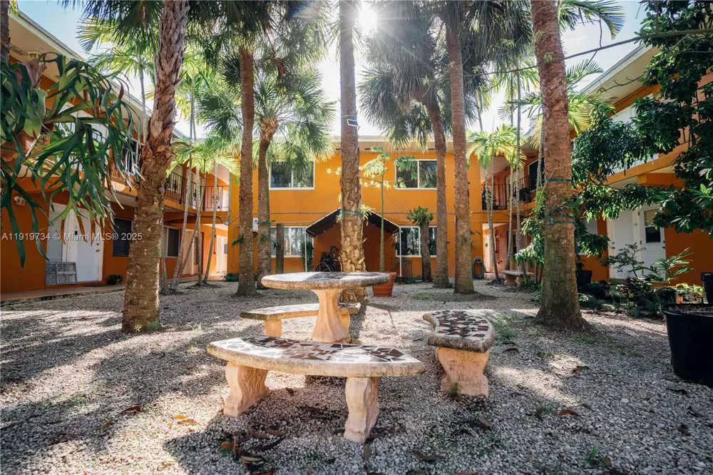 7901 SW 64th Ave #6 South Miami, FL 33143