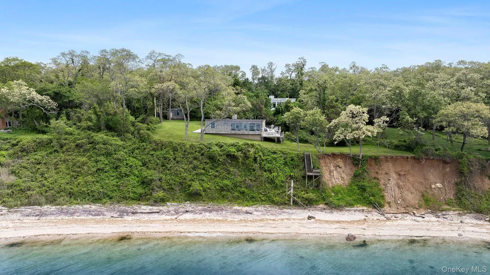 31059 County Road 48 Peconic, NY 11958