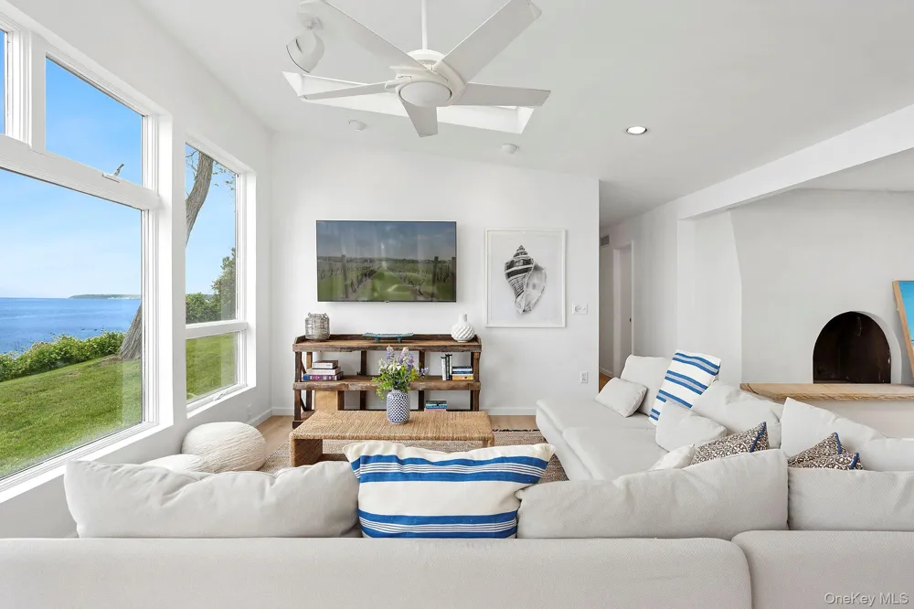 31059 County Road 48 Peconic, NY 11958