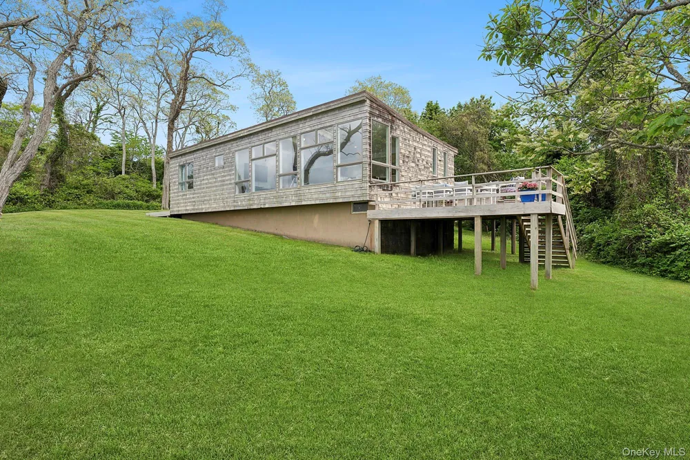 31059 County Road 48 Peconic, NY 11958