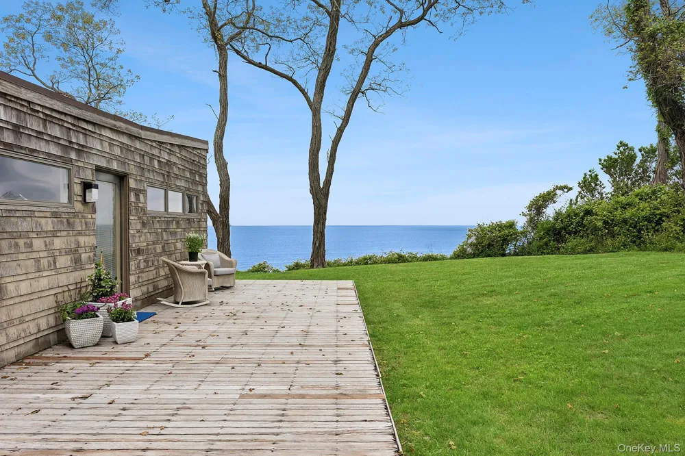31059 County Road 48 Peconic, NY 11958
