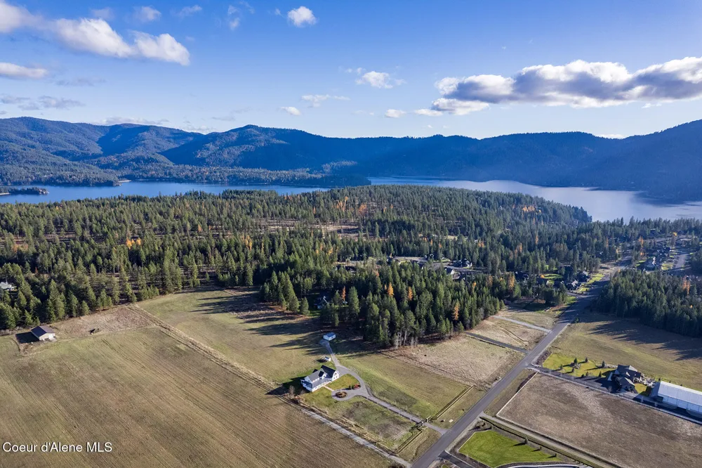 12378 MEADOW WOOD LANE Hayden, ID 83835