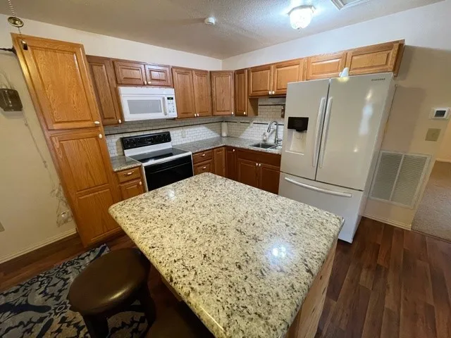 7118 Back Forty Court Granbury, TX 76049