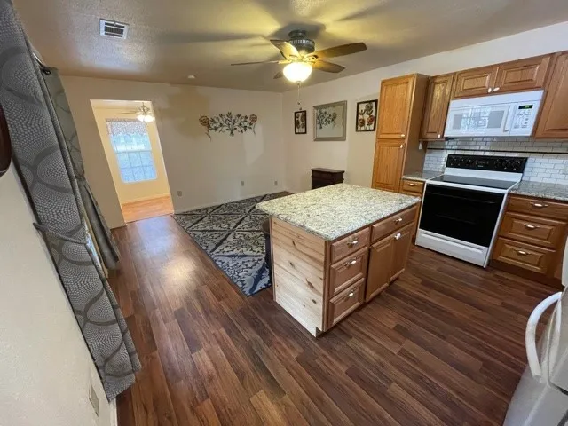 7118 Back Forty Court Granbury, TX 76049