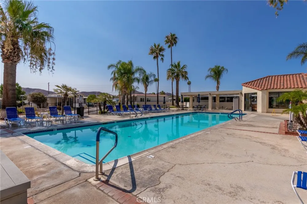 1295 S Cawston Avenue Hemet, CA 92545