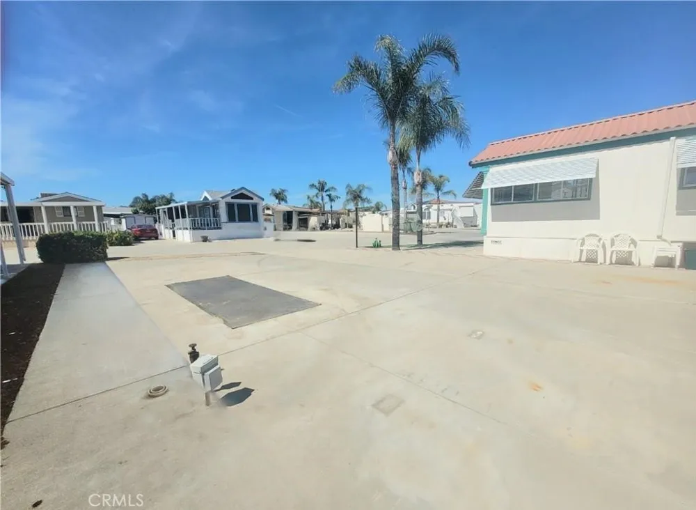1295 S Cawston Avenue Hemet, CA 92545