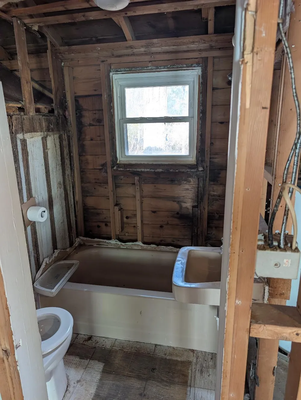 216 Portage Lake Road Waterloo Township, MI 49259