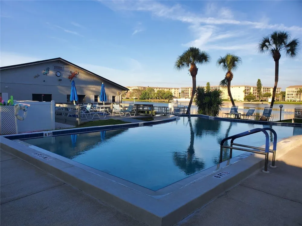 3288 LAKE BAYSHORE DRIVE #523 Bradenton, FL 34205