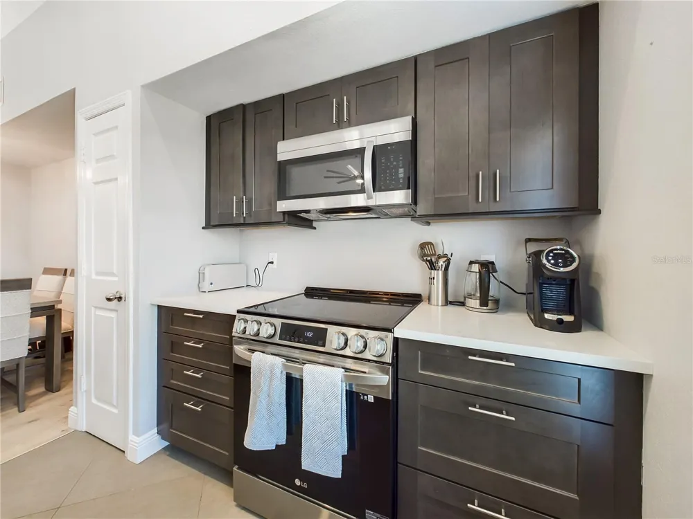 5521 ROSEHILL ROAD #203 Sarasota, FL 34233