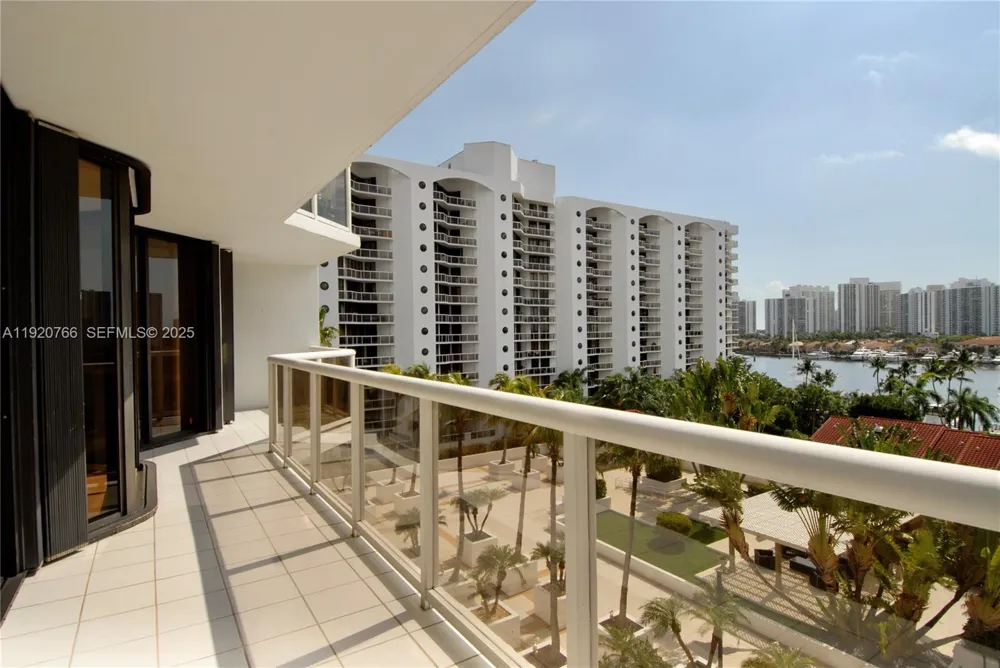 3600 Yacht Club Dr #1204 Aventura, FL 33180