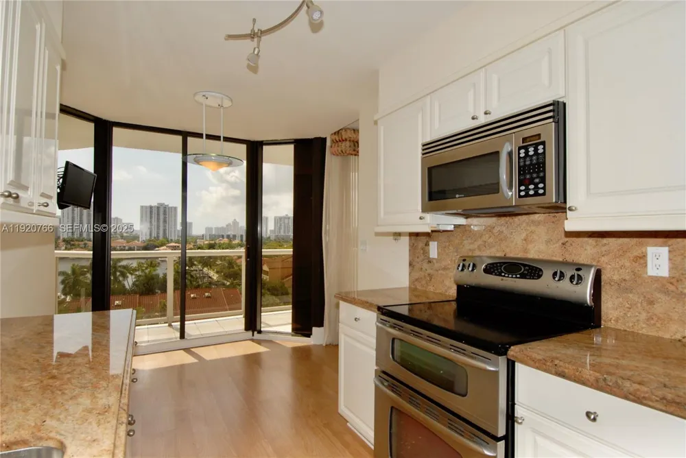 3600 Yacht Club Dr #1204 Aventura, FL 33180