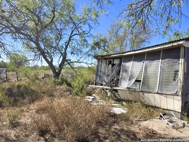 00 CR 123 Pawnee, TX 78145